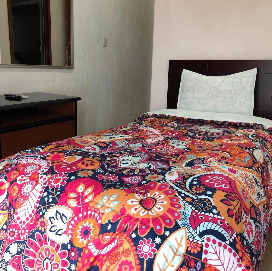 Hostal De Los Reyes Hotel Guadalajara Kültér fotó